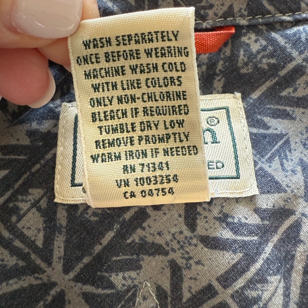 L.L. Bean Men's Blue Patterned Casual Shirt - Picture 6 of 6